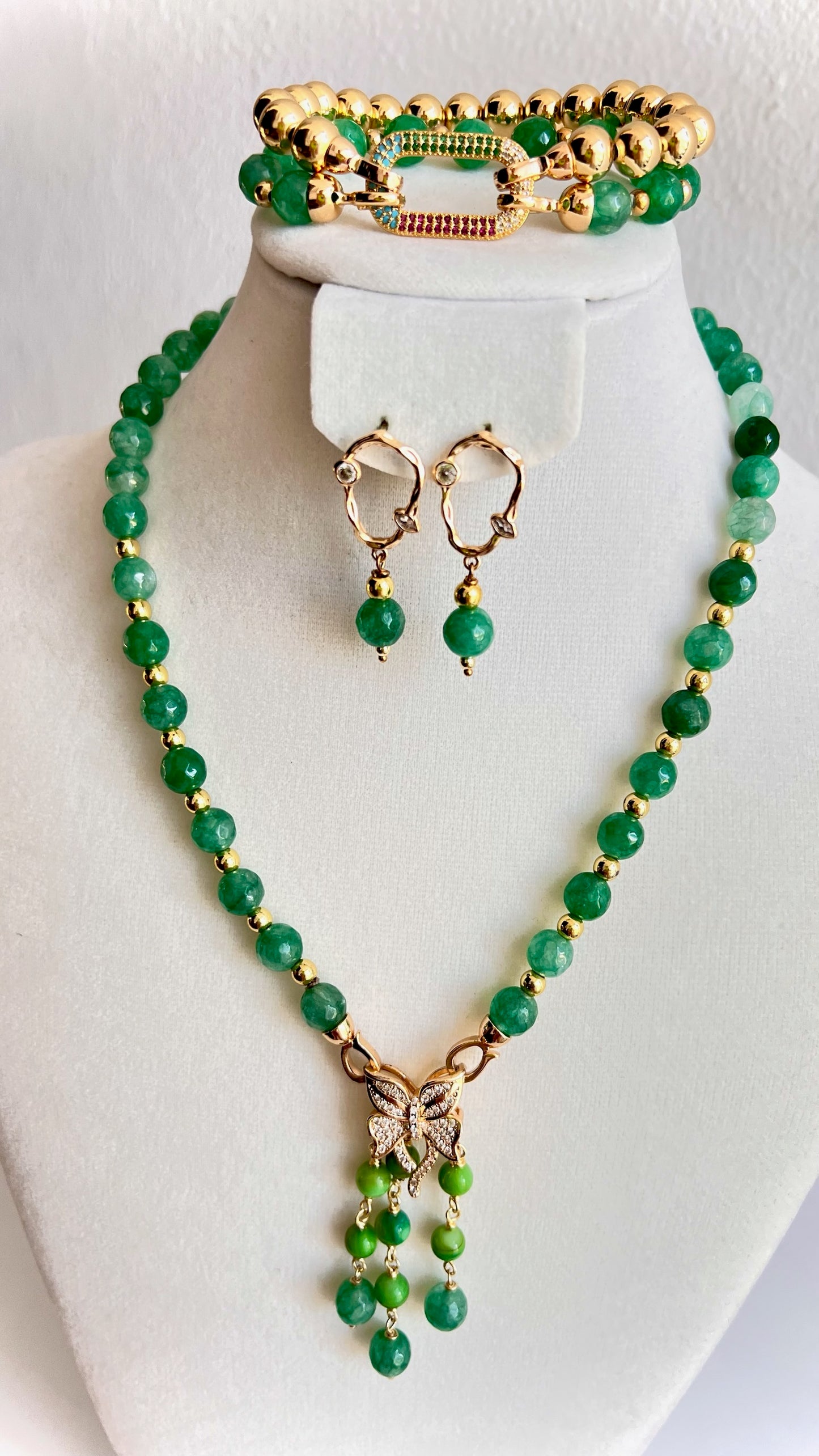 Juego Aretes, Cadena & Pulsera Briana