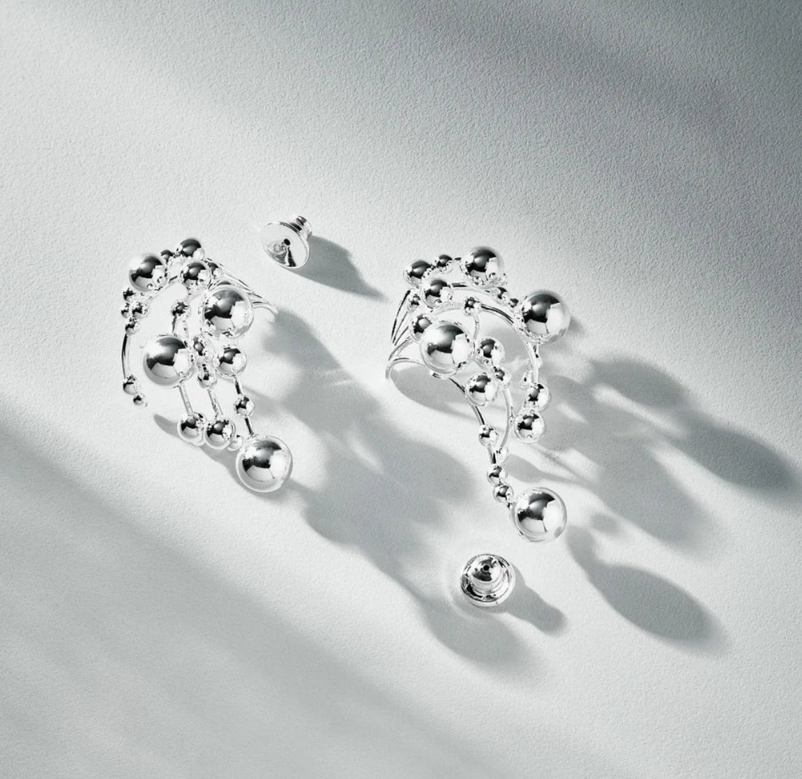Vita Earhook