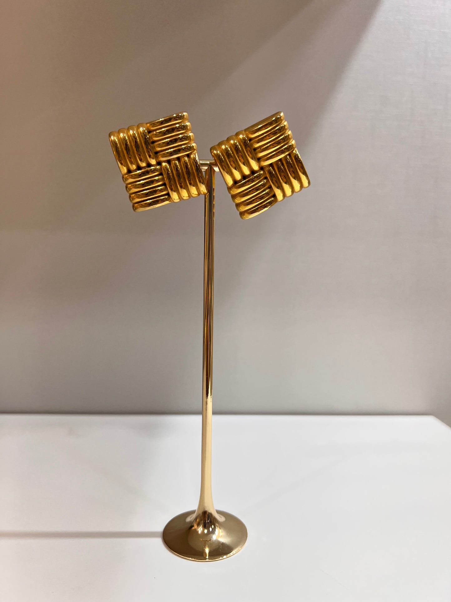 Arete Gold Square