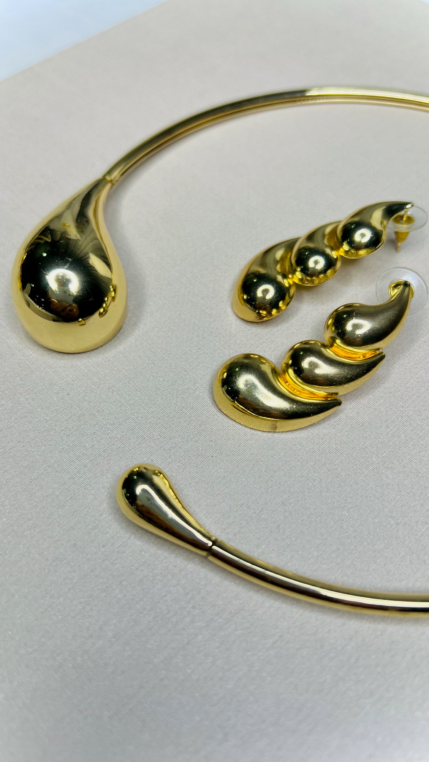 Aretes Botega Beneta