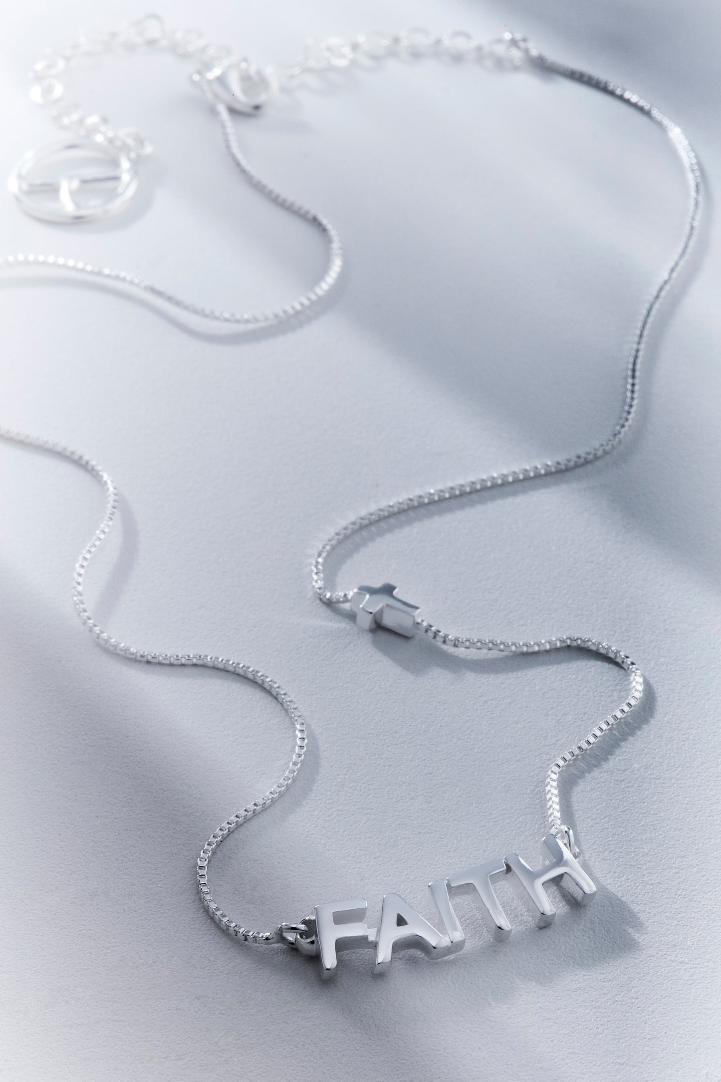 Collar Fé