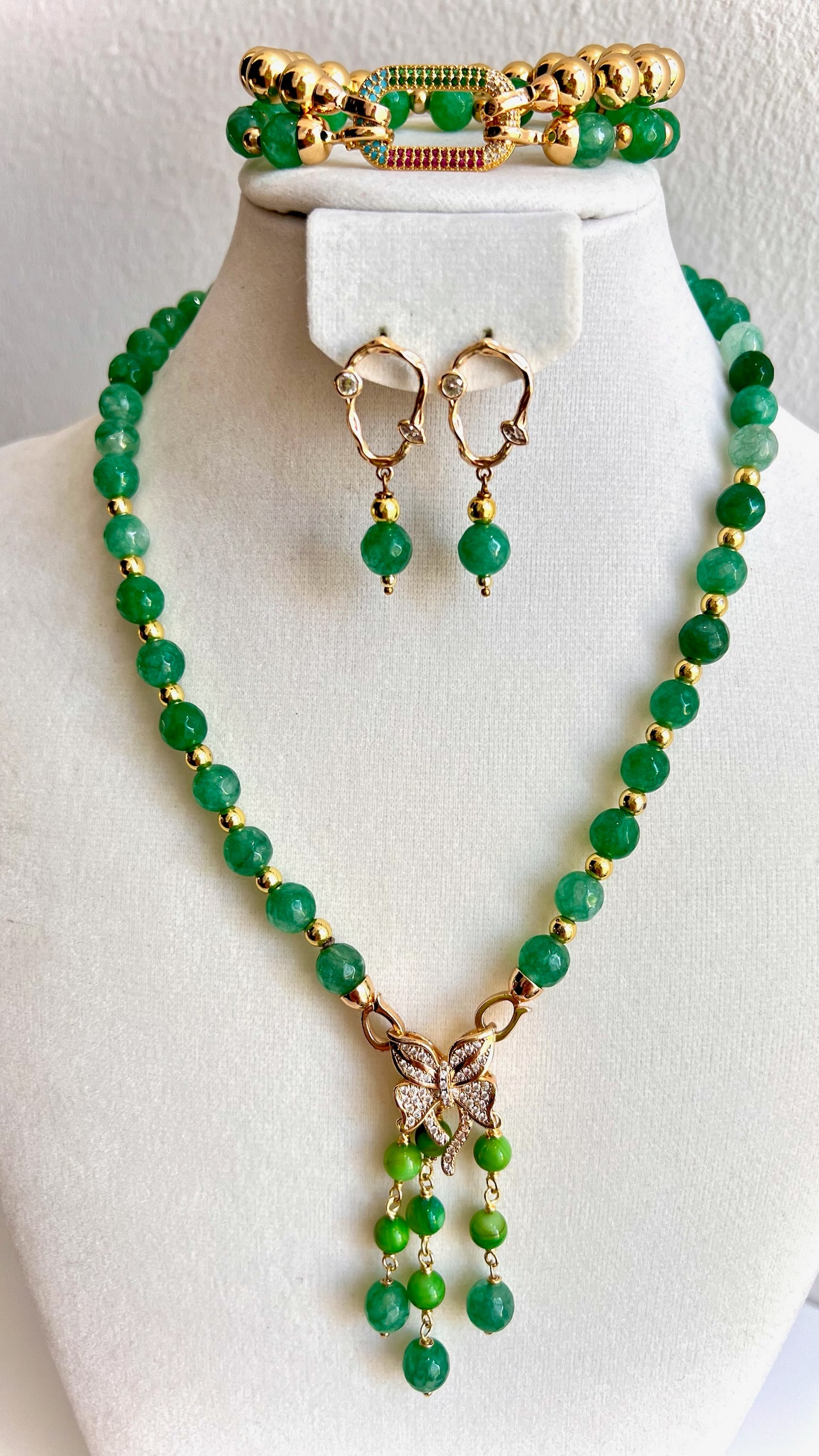 Juego Aretes, Cadena & Pulsera Briana