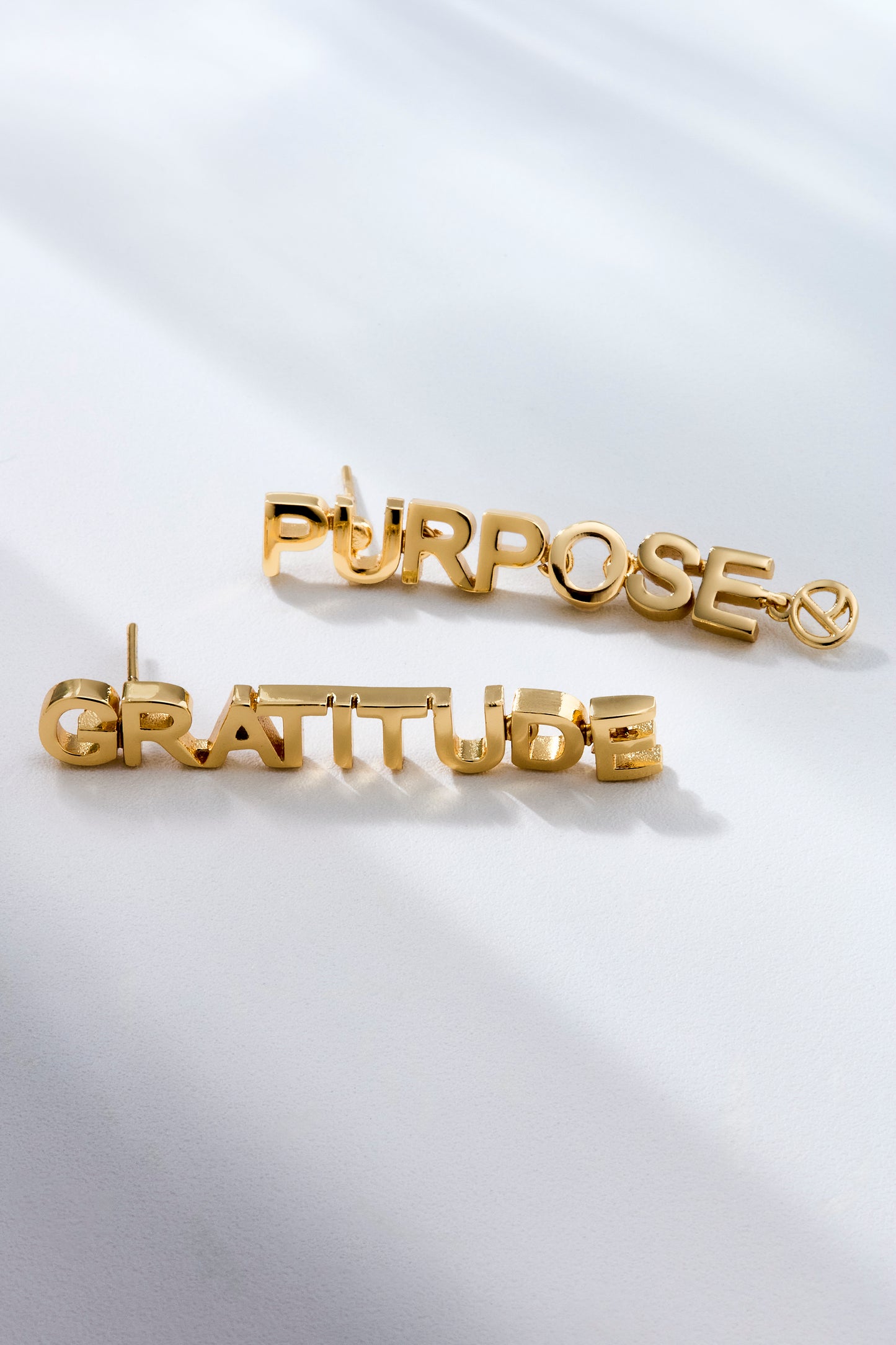 Aretes de Gratitud y Propósito