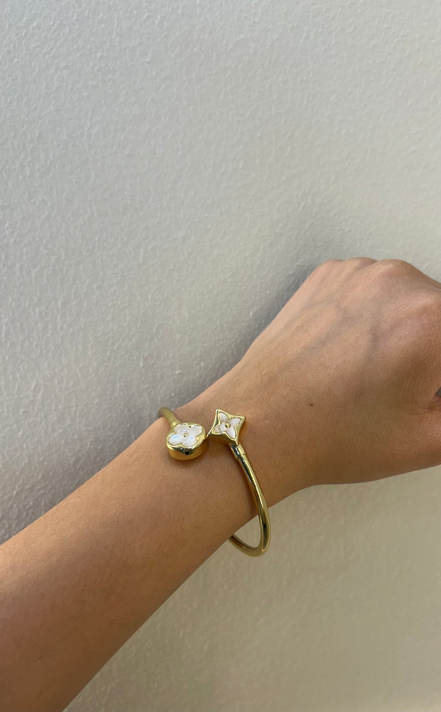 Brazalete White & Gold Van Cleef