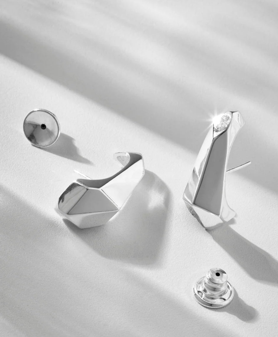 Prisma Earhook