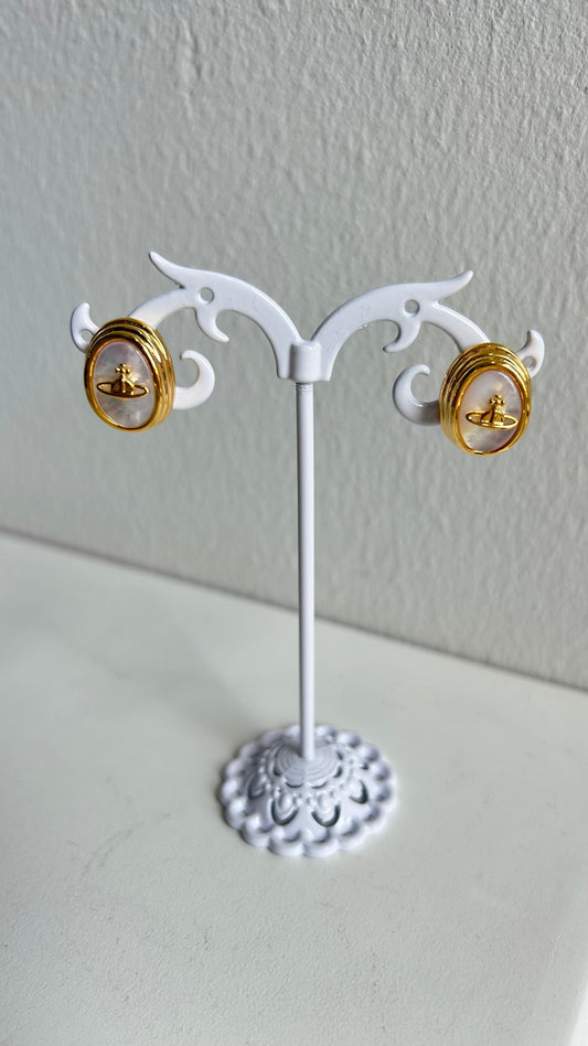Aretes Liv