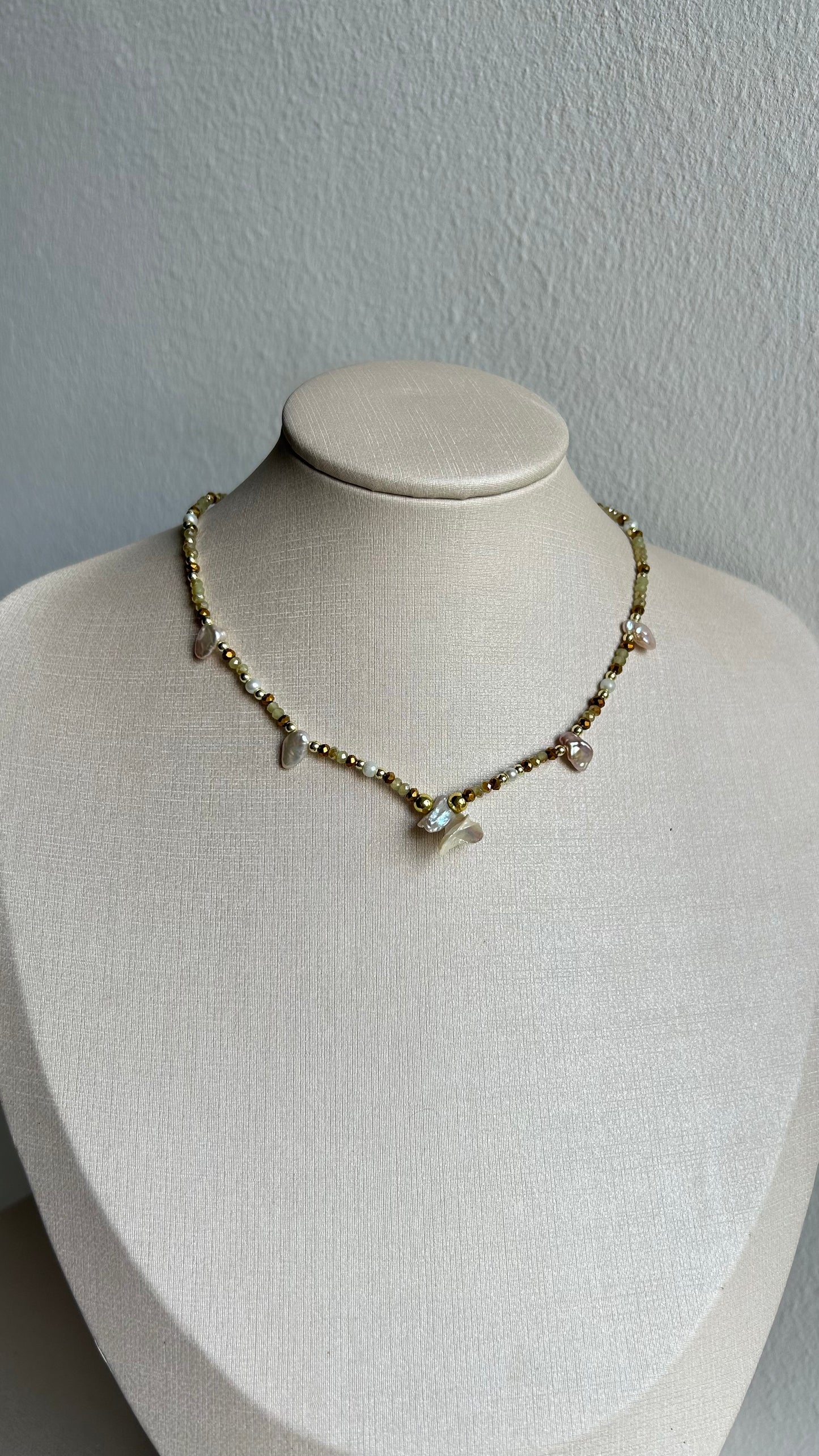 Collar Small Shells