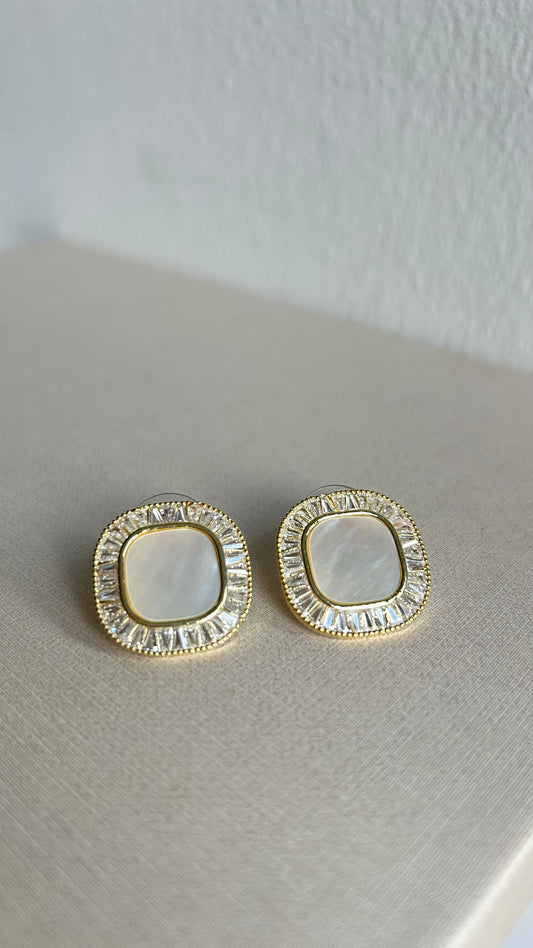 Aretes Square