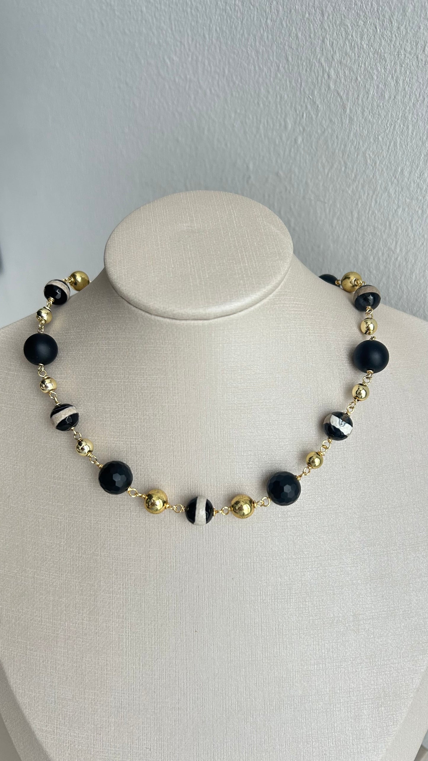 Collar White & Black Bubbles