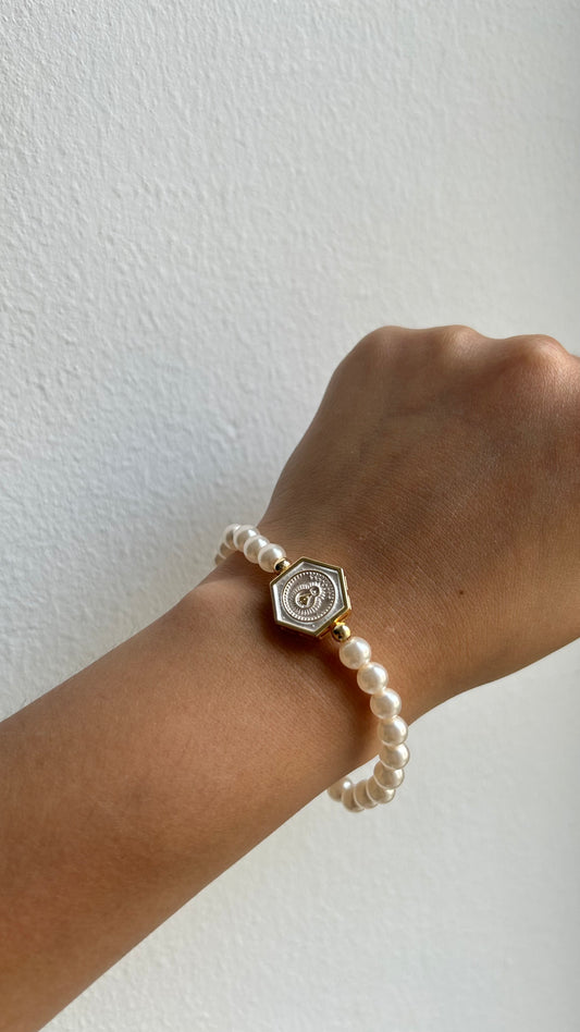 Pulsera Elástica Virgen Pearl