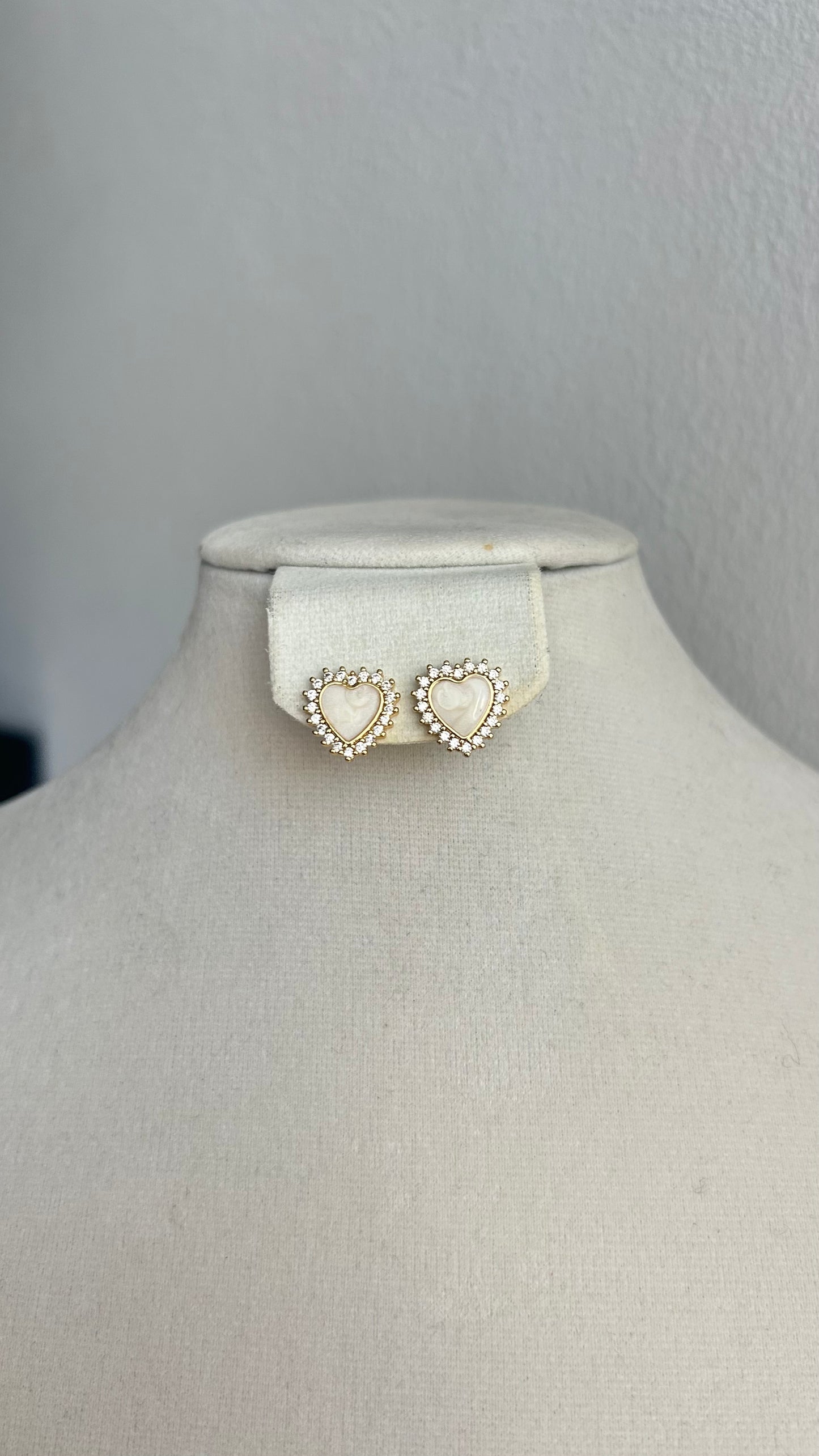 Aretes Small White Heart