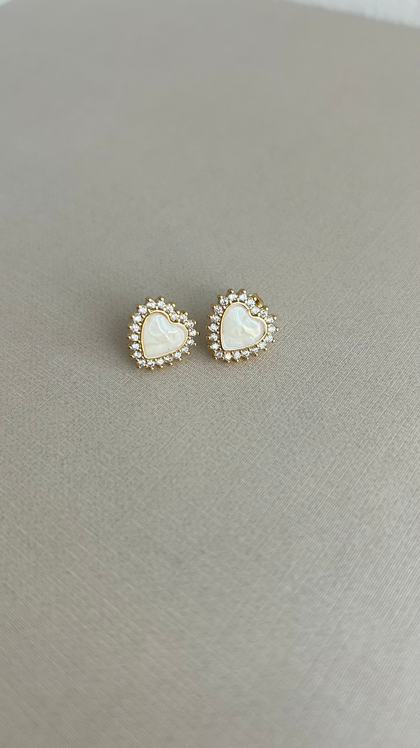 Aretes Small White Heart
