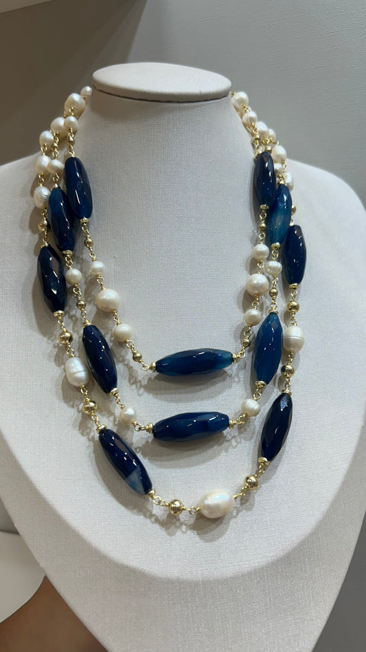 Collar Blue & White