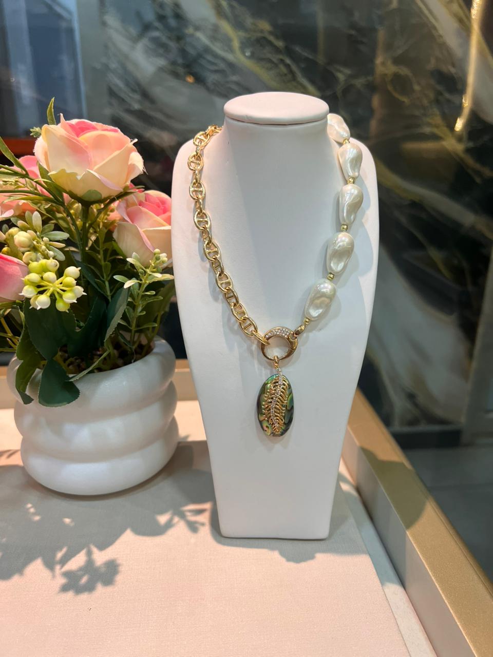 Juego de collar Conention y aretes