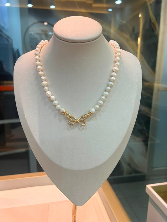 Butterfly necklace & pearl